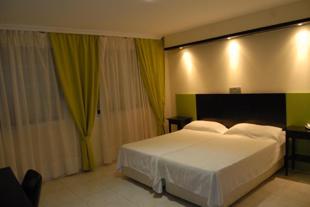 Hotel Miramar La Línea de la Concepción Exterior foto
